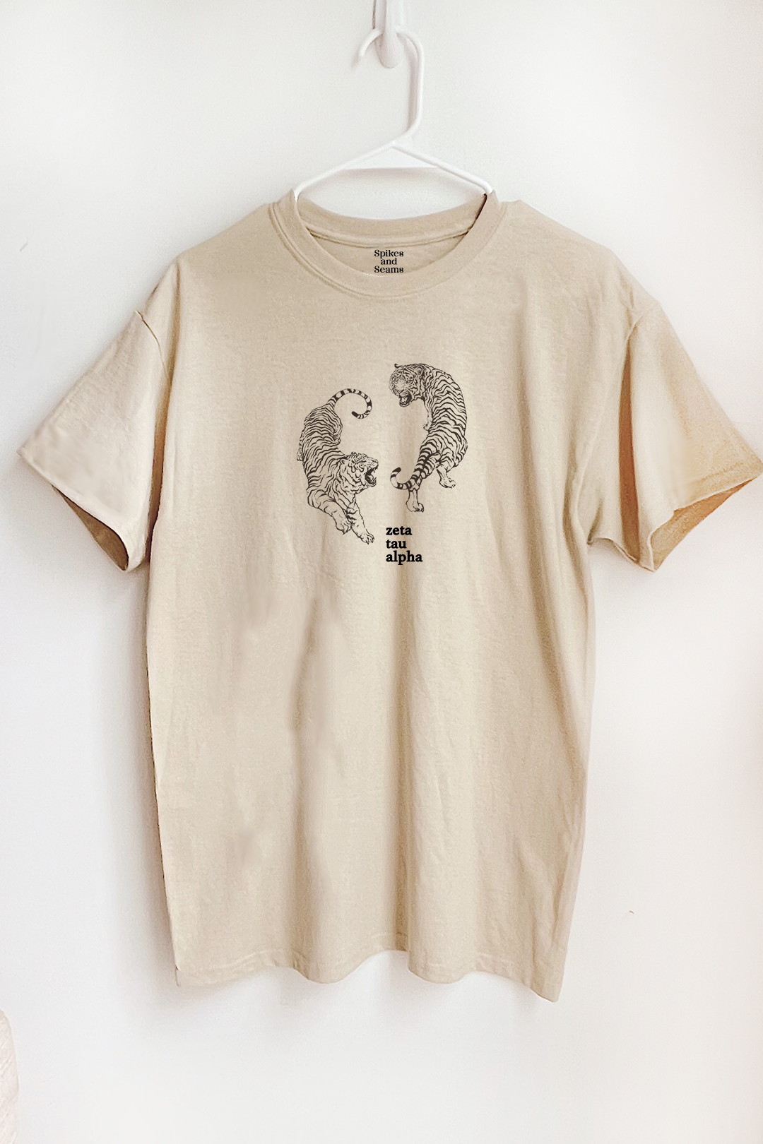 Tiger tee - Spikes and Seams Greek