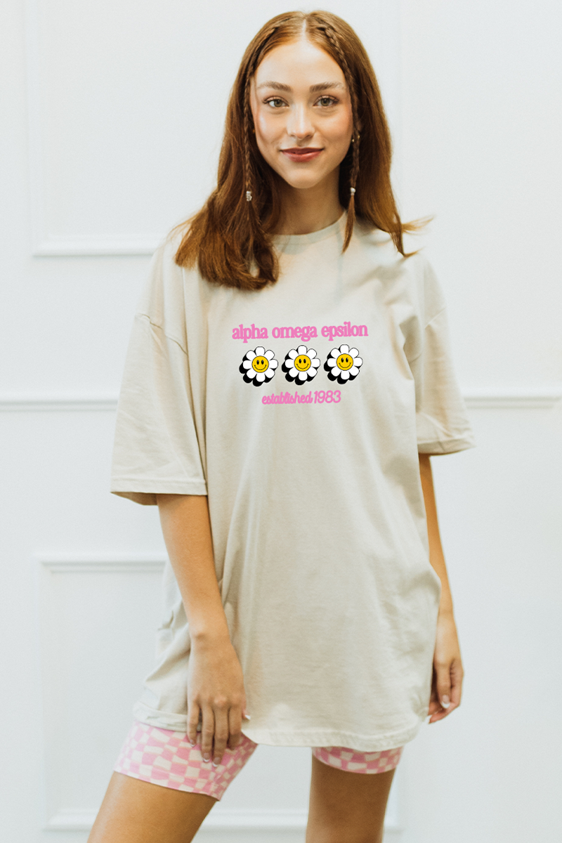 Beige Daisy tee - Alpha Omega Epsilon