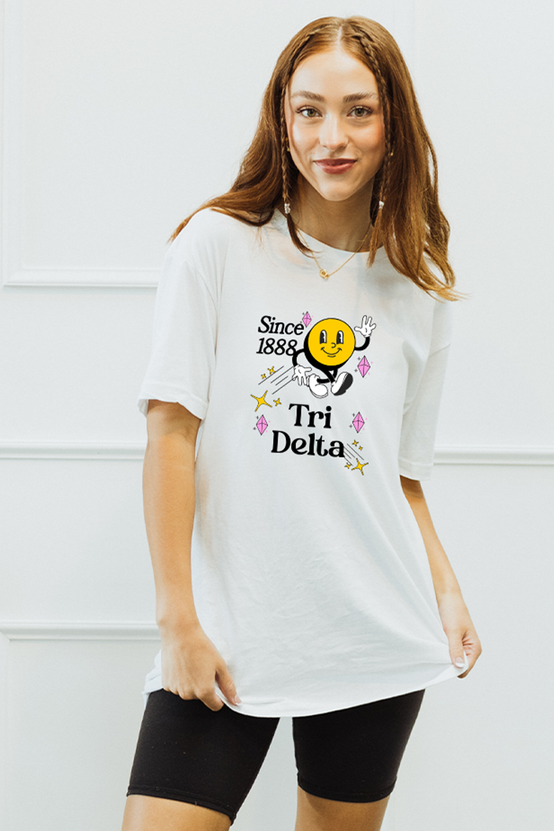 Walking Smiley tee - Tri Delta