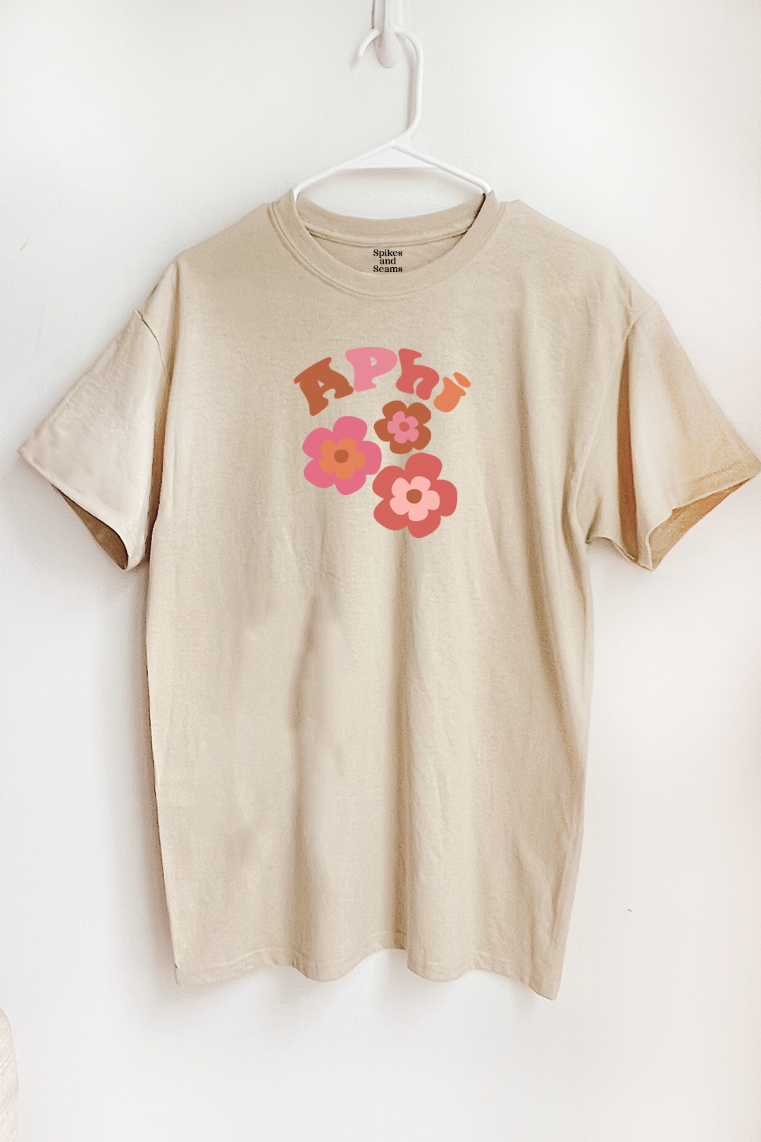 Groovy tee - Alpha Phi