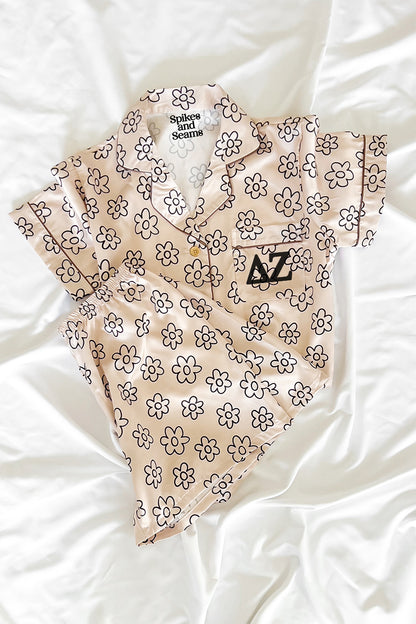 Greek Letter Beige Daisy pajamas - Delta Zeta