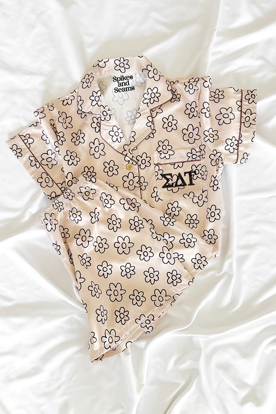 Greek Letter Beige Daisy Pajamas - Sigma Delta Tau
